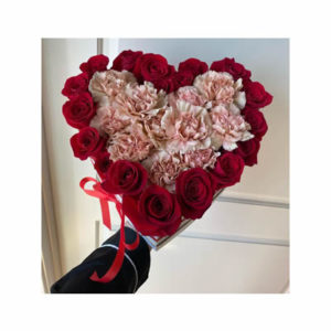 CARNATIONS HEART BOX