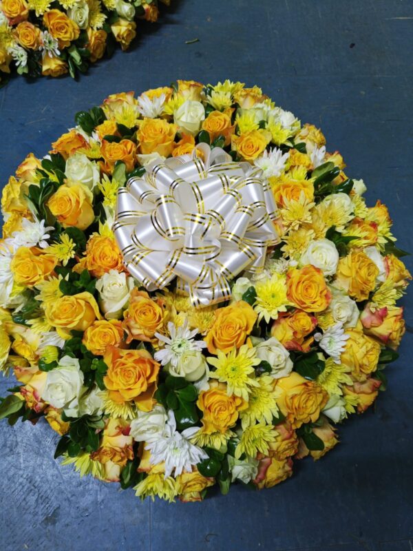 Round special wreath.