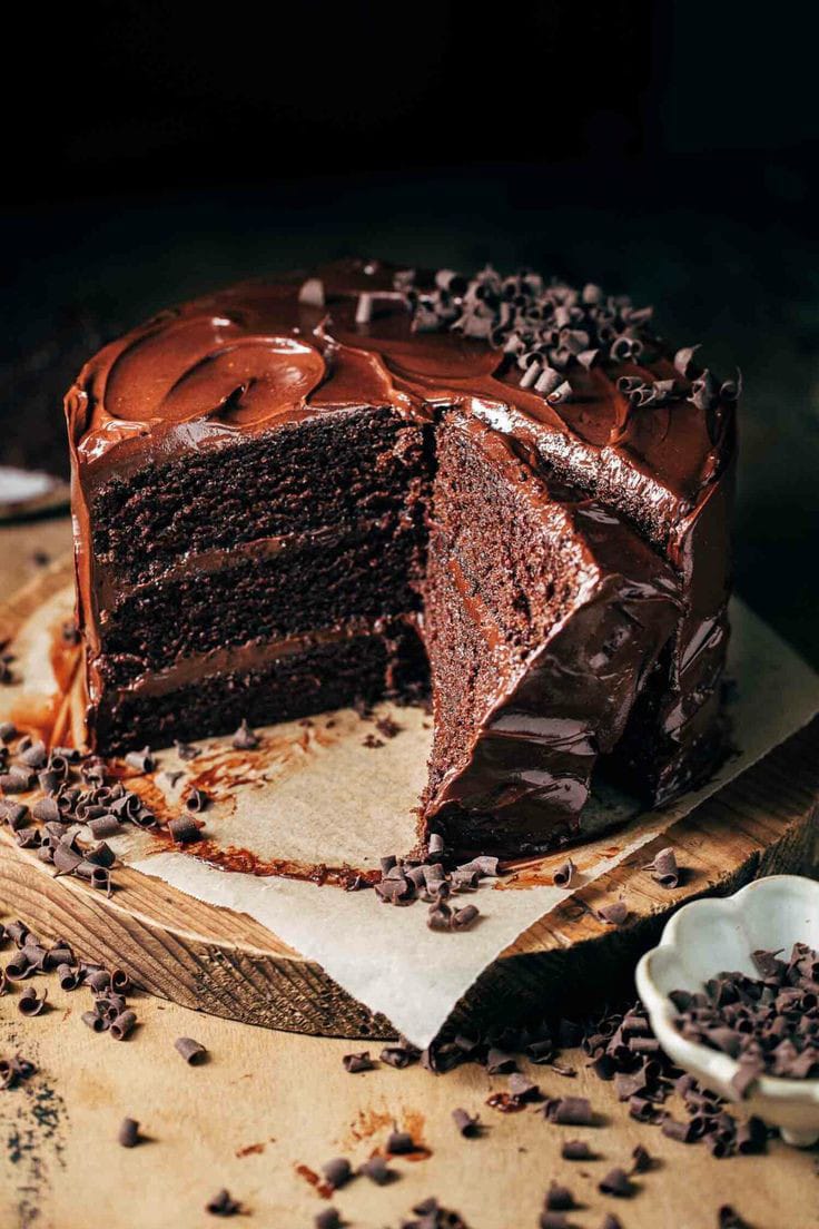 Chocolate fudge cake 1kg - Image 2