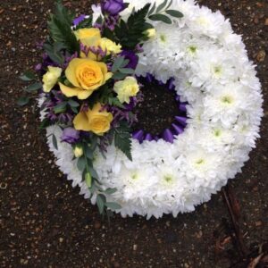 Round status wreaths